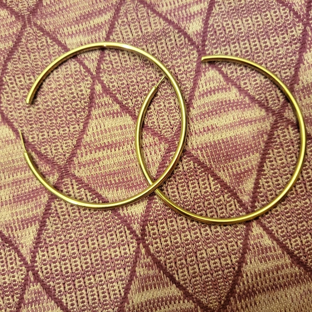 Large hoops. Gold. - Picture 5 of 5